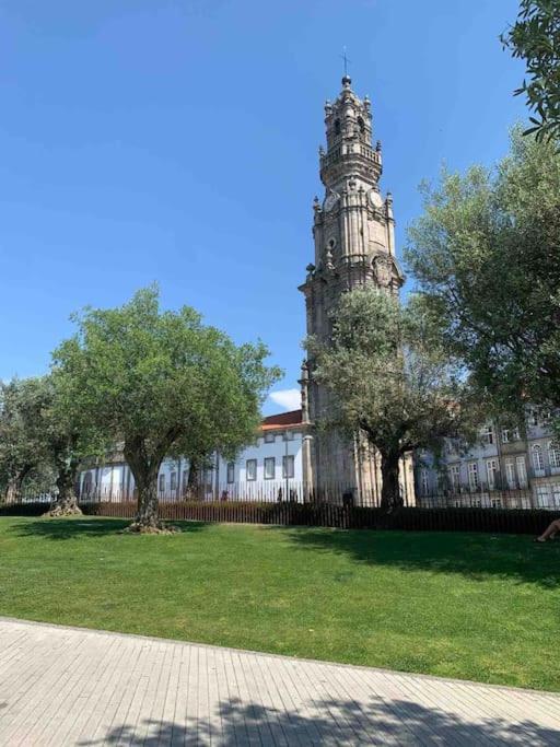 Almada Downtown Charming Apartamento *