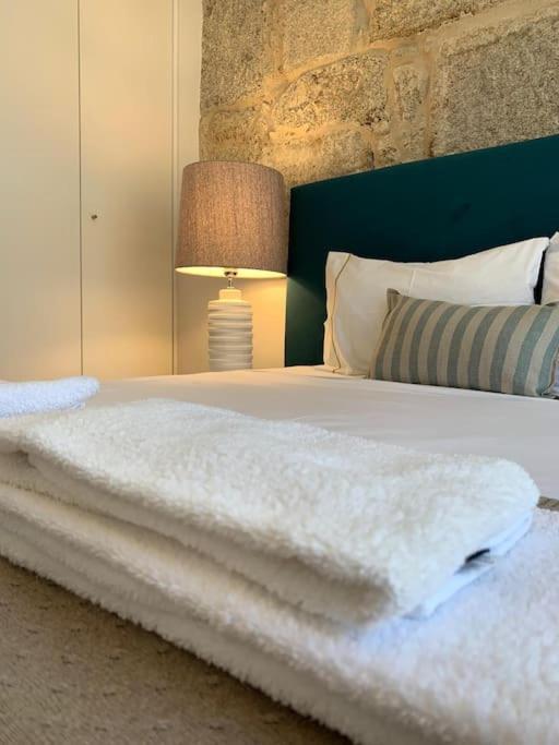 Almada Downtown Charming Apartamento *