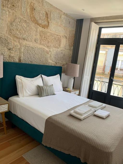 Almada Downtown Charming Apartament
